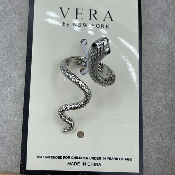 NWT Vera size 8 snake ring. - Picture 4 of 8